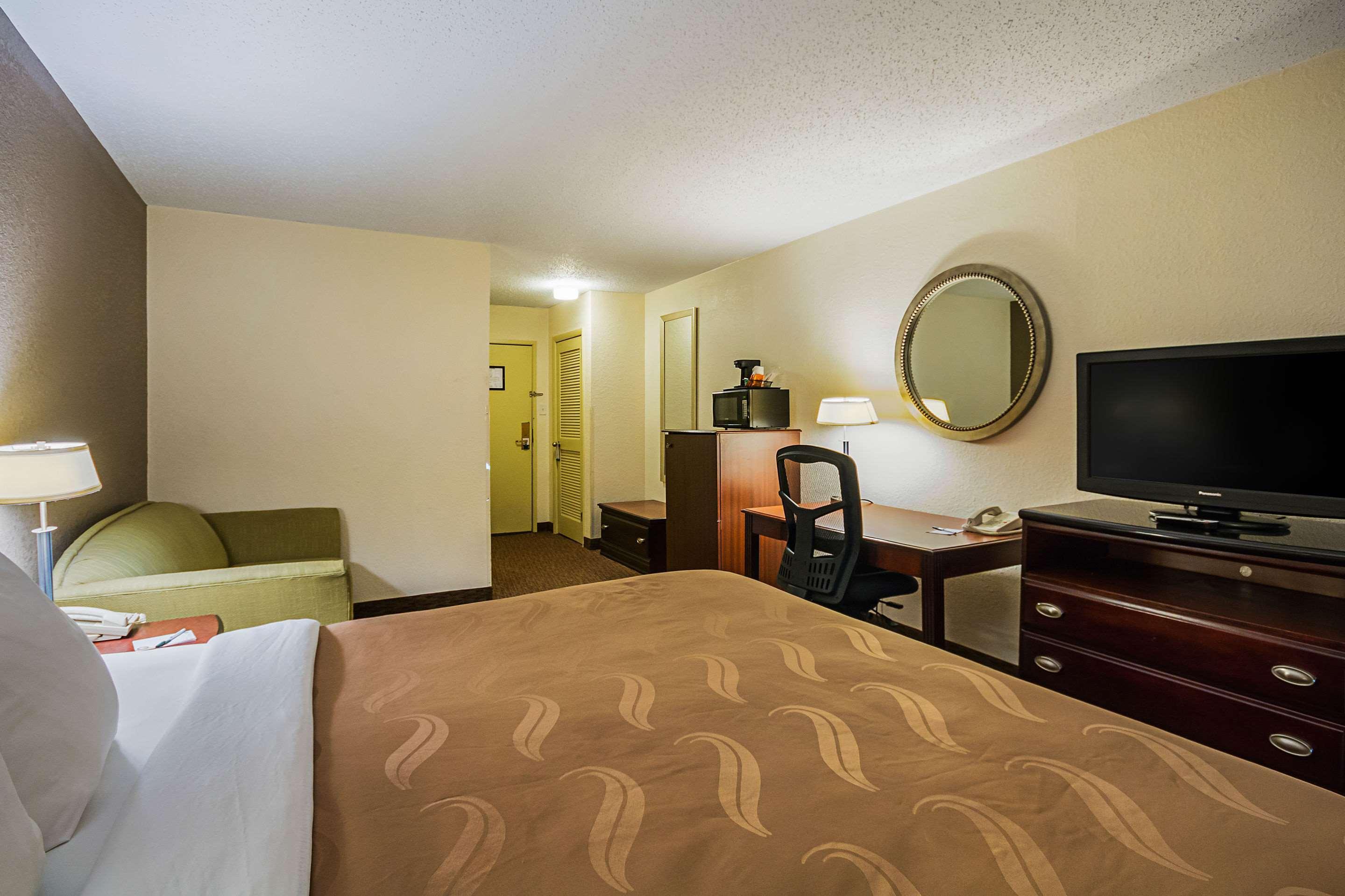 Quality Inn Fairmont Kültér fotó